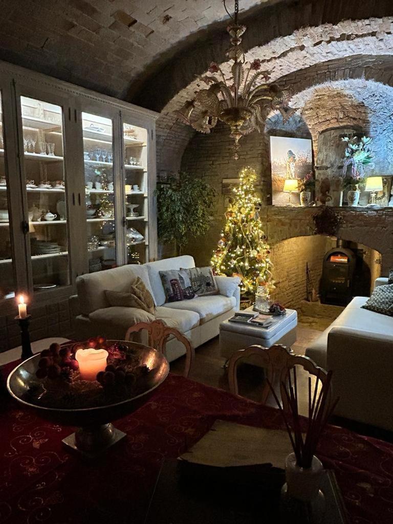 סן ג'יובאני ואלדרנו Borgo Di Beppe E Gloria Suite מראה חיצוני תמונה