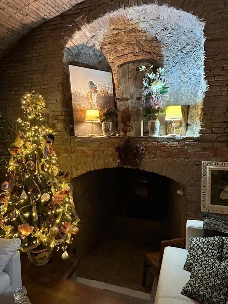 סן ג'יובאני ואלדרנו Borgo Di Beppe E Gloria Suite מראה חיצוני תמונה